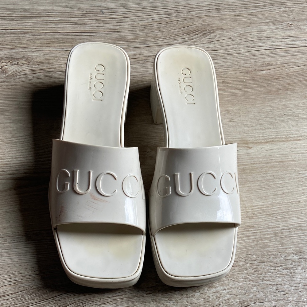 Gucci Cream Patent Logo Slide Mules